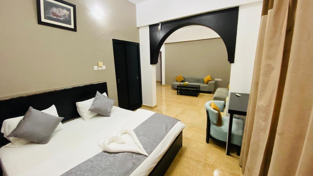Al Multaqa Hotel Sohar Luaran gambar