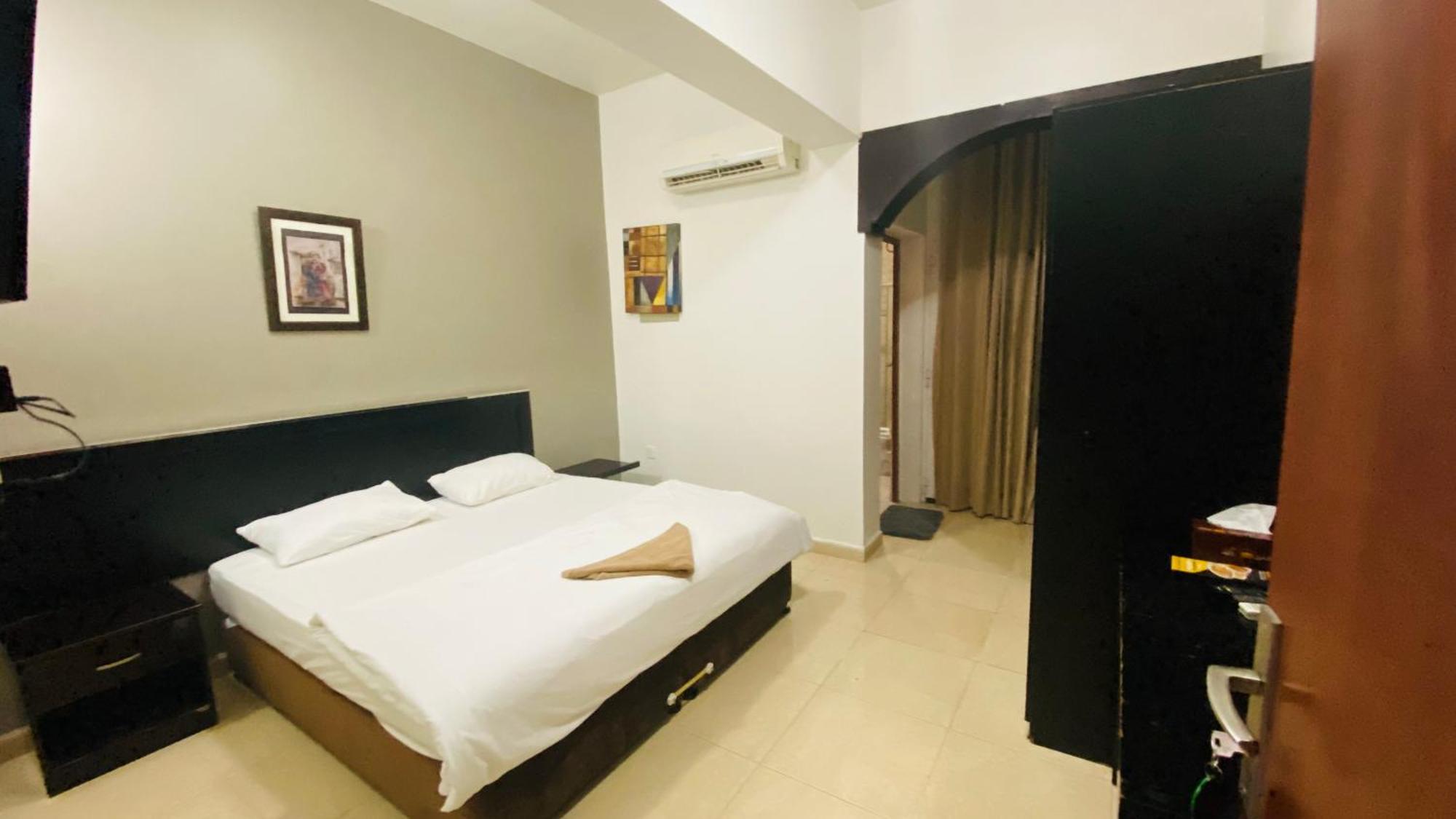 Al Multaqa Hotel Sohar Luaran gambar